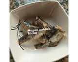 A picture of step 4 of Sardine sandwich.