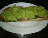 Foto del paso 3 de la receta Bocadillo de aguacate y salmón