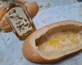 Foto del paso 2 de la receta: Volcán de pan con queso y algo más