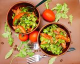 Фото кроку 6 до Салат з томатами, зеленню і кавою.