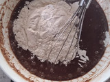 Budín matero de chocolate con glaseado de naranja