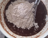 Foto del paso 7 de la receta: Budín matero de chocolate con glaseado de naranja