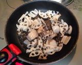 A picture of step 1 of Macrobiotic: Kimpira Stir-Fry Salad with Mizuna and Lotus Root.