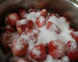 A picture of step 1 of Strawberry Jam.