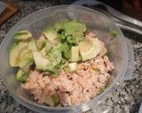 Foto del paso 6 de la receta Burritos de salmón y verduras (brócolis, zanahorias y aguacate)