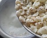 A picture of step 2 of Makhana kheer.