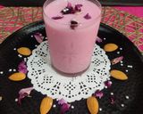 A picture of step 8 of Almond Rose Milk Shake.