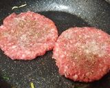 Foto del paso 3 de la receta: Hamburguesa a la plancha con verduras salteadas