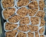 A picture of step 6 of Chocolatey Rice Crispy Treats.