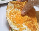 Foto langkah ke 3 dari resep Simply Spinach Toast.