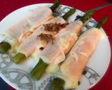 Foto del paso 6 de la receta: Espárragos trigueros con jamón York y queso