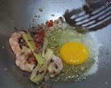 Gambar langkah 3 resipi Nasi Goreng Thai.