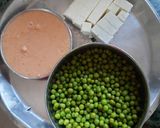 A picture of step 1 of Matar Paneer Curry.