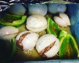 A picture of step 4 of Stuffed Onion Bombs.