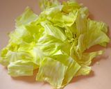 A picture of step 1 of Fried Eggs with Avocado and Cabbage.