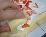 A picture of step 5 of Fresh Strawberry Cream Roll Cake.