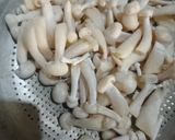 Foto langkah ke 1 dari resep Capcay with Shimeji Mushroom.