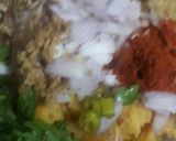 A picture of step 1 of Chicken kofta.