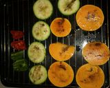 Foto del paso 1 de la receta: Tartitas de calabacita, cebollas y zapallitos con morrones