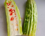 รูปขั้นตอนการทำที่ 1 ของ มะระผัดไข่