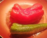 Foto del paso 1 de la receta Tosta de pimientos asados con ventresca de atún y anchoas
