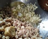 Foto langkah ke 4 dari resep Oseng Kentang Ayam Cincang.
