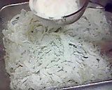 A picture of step 4 of Crispy Fried Onion!.