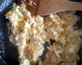 A picture of step 4 of Scrumptious Scrambled Egg.