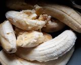 Foto langkah ke 1 dari resep Bolu pisang kukus super lembut.