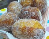 A picture of step 6 of Hawaiian Malasada.
