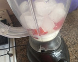 Foto del paso 1 de la receta: Licuado de frutillas
