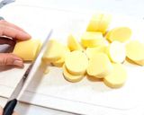 Foto langkah ke 2 dari resep Tofu Enoki Saos Pedas.