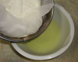 A picture of step 1 of Drained Yogurt Kabocha Cheesecake.