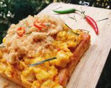รูปขั้นตอนการทำที่ 5 ของ Creamy Tomyam Scrambled🥚on Toast🌶️ ปังไข่ข้นพริกเผาหมูหยอง🔥