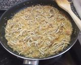 Foto del paso 7 de la receta: Revuelto de quinoa con gulas y gambas a tú gusto