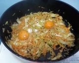 A picture of step 3 of Cabbage And Egg Fried Rice.
