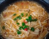 Foto langkah ke 4 dari resep Enoki pedas Ala Korea.