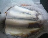 A picture of step 4 of Simmered Sardines with Umeboshi.