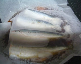 A picture of step 4 of Simmered Sardines with Umeboshi.