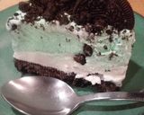 A picture of step 8 of Frozen Grasshopper Torte.