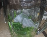 A picture of step 4 of Citrus Spinach Smoothie.