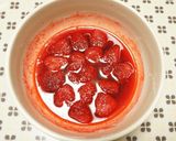 A picture of step 3 of Easy Microwavable Low-Cal Strawberry Preserves.