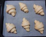 A picture of step 12 of Crispy Croissants.