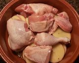Foto del paso 7 de la receta: Cazuela de pollo encebollado al horno, con patatas y majado de higadillos