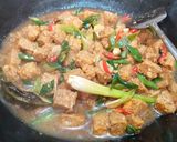 Foto langkah ke 3 dari resep 23. Oseng oncom kecap pedas.