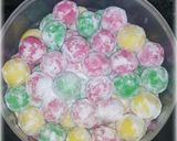 Foto langkah ke 5 dari resep Bola Bola Sagu Susu.