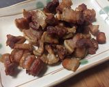 รูปขั้นตอนการทำที่ 3 ของ หมูสามชั้นทอดน้ำปลาทรงเครื่อง