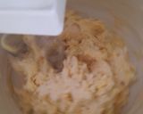 Foto langkah ke 2 dari resep Donat Tanpa Telur, Empuk!.