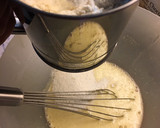 Foto del paso 3 de la receta: Magdalenas con pepitas de chocolate