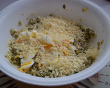 Foto del paso 7 de la receta: Ensaladilla de guisantes, anchoas, queso y pimientos del piquillo
